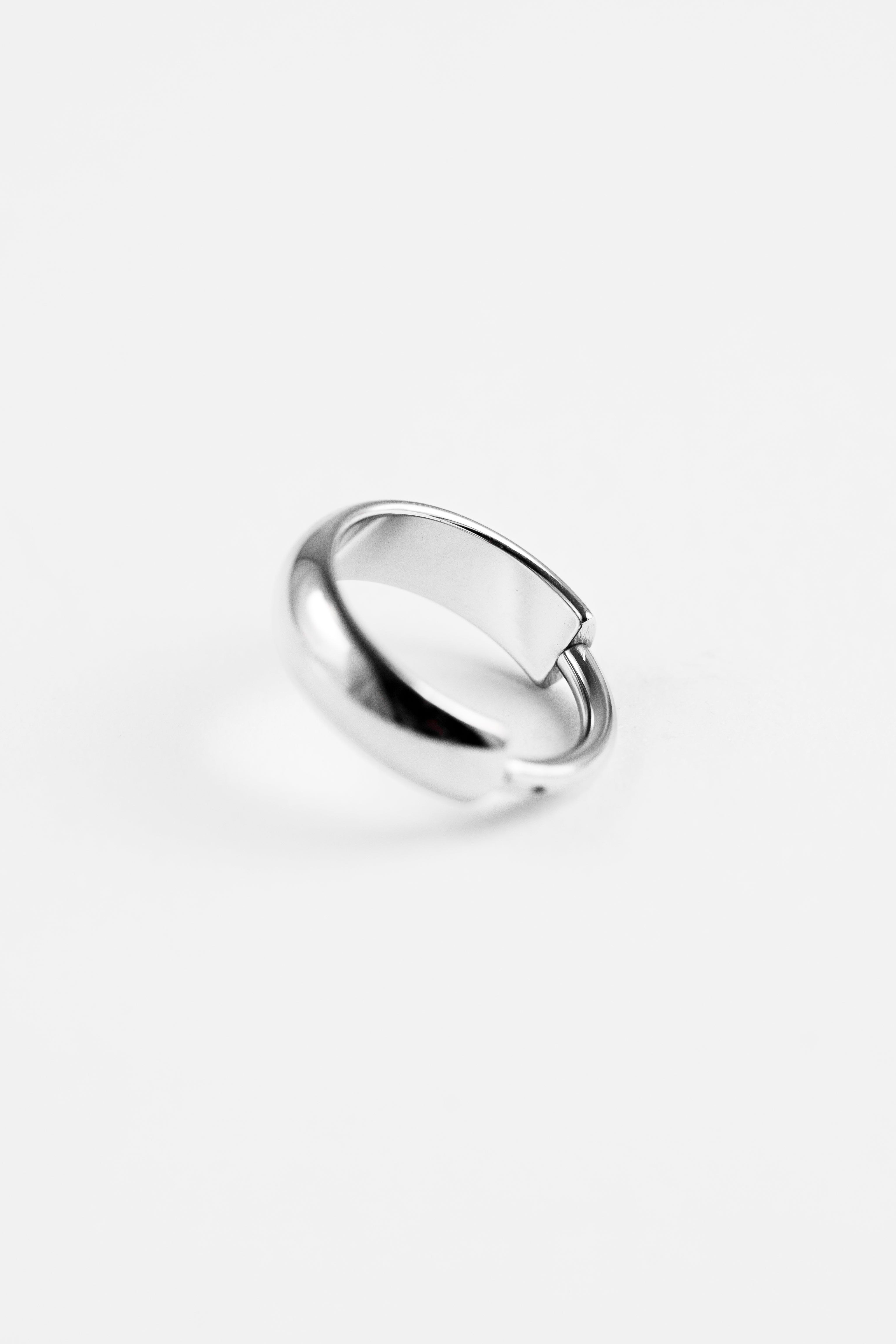 Classic Titan Hoop Earring