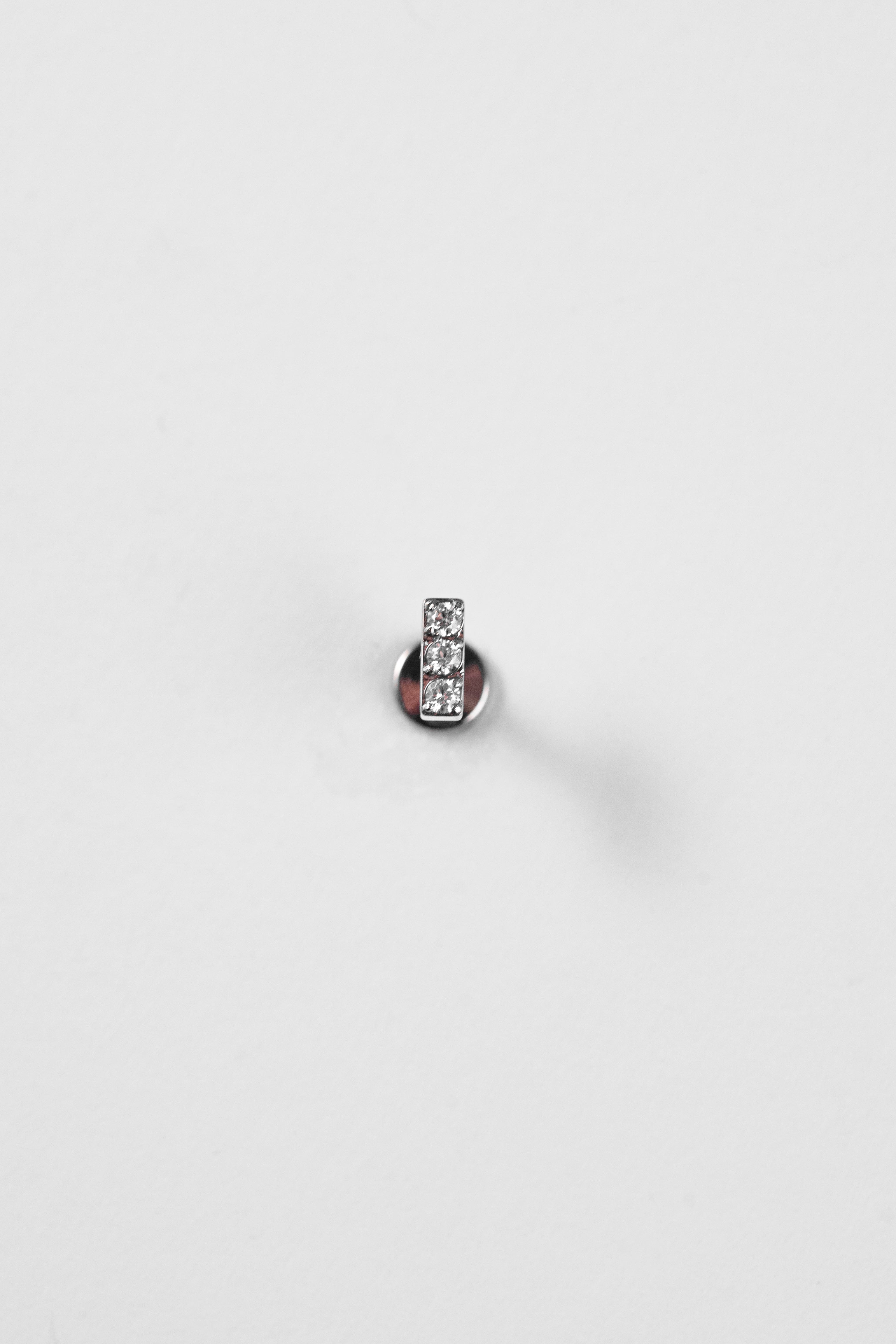 Triple Crystal Bar Titan Labret